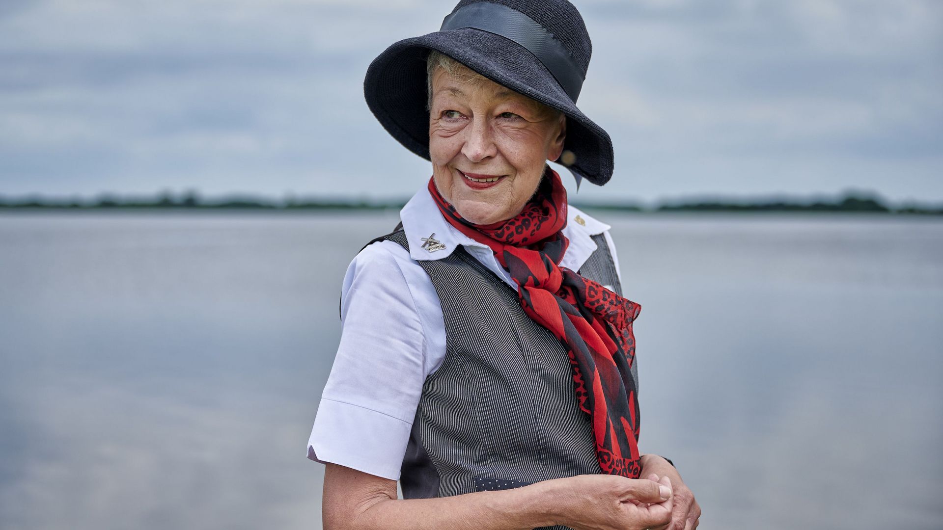 Ortsführerin Mathilde vorm See